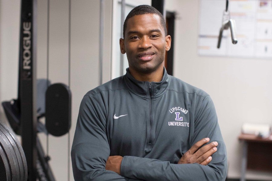 Two kinesiology students train America’s elite military officers and